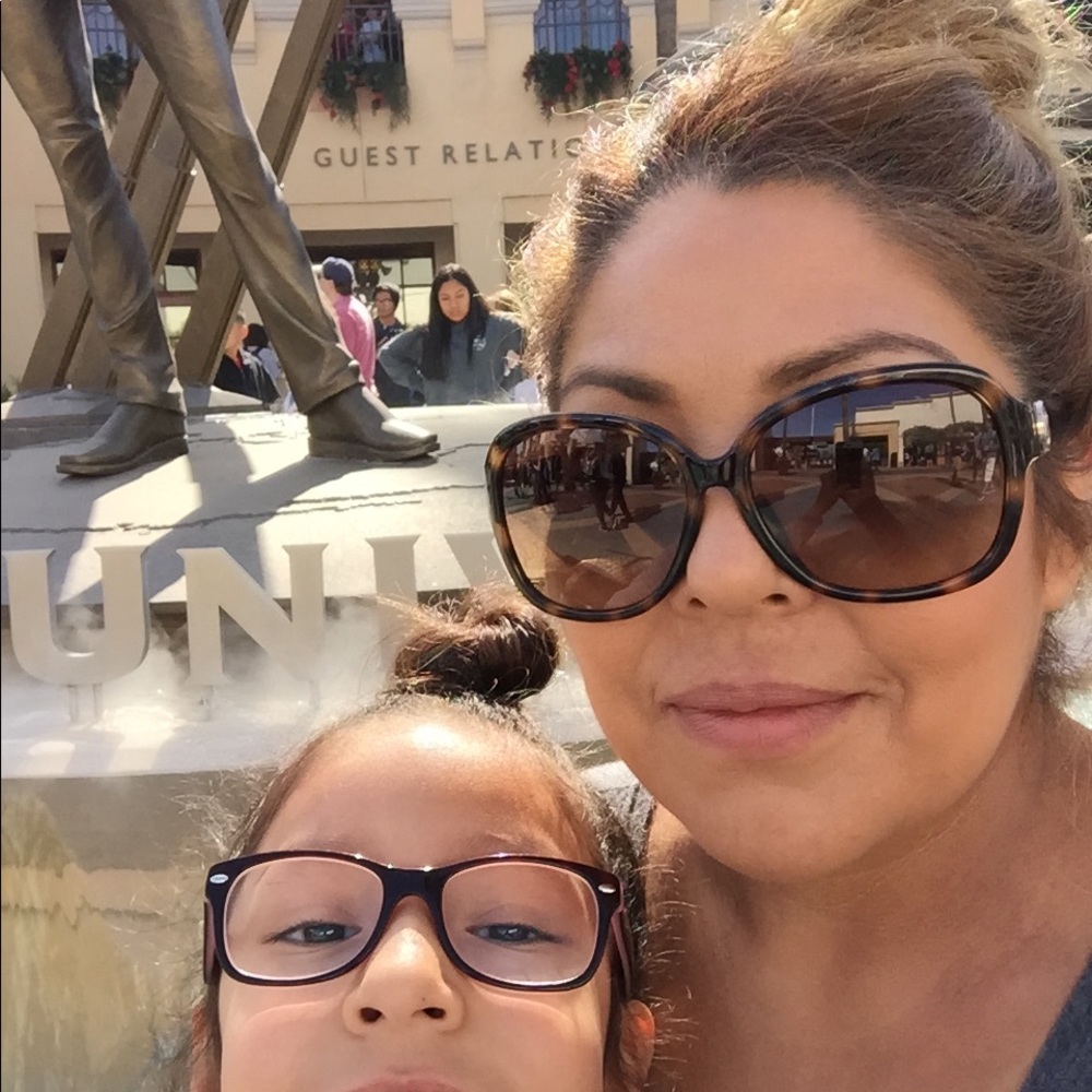 Meet your Posher, Laura